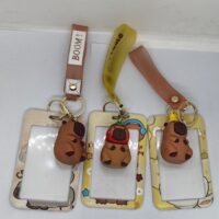 LLAVERO CAPIBARA CON PORTA SUBE C4308